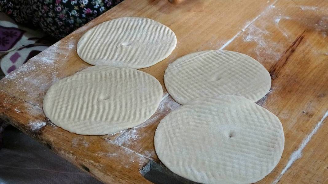 Haftada sadece 2 gün kapısını açan dükkanda sabah 8'de kuyruklar başlıyor 11